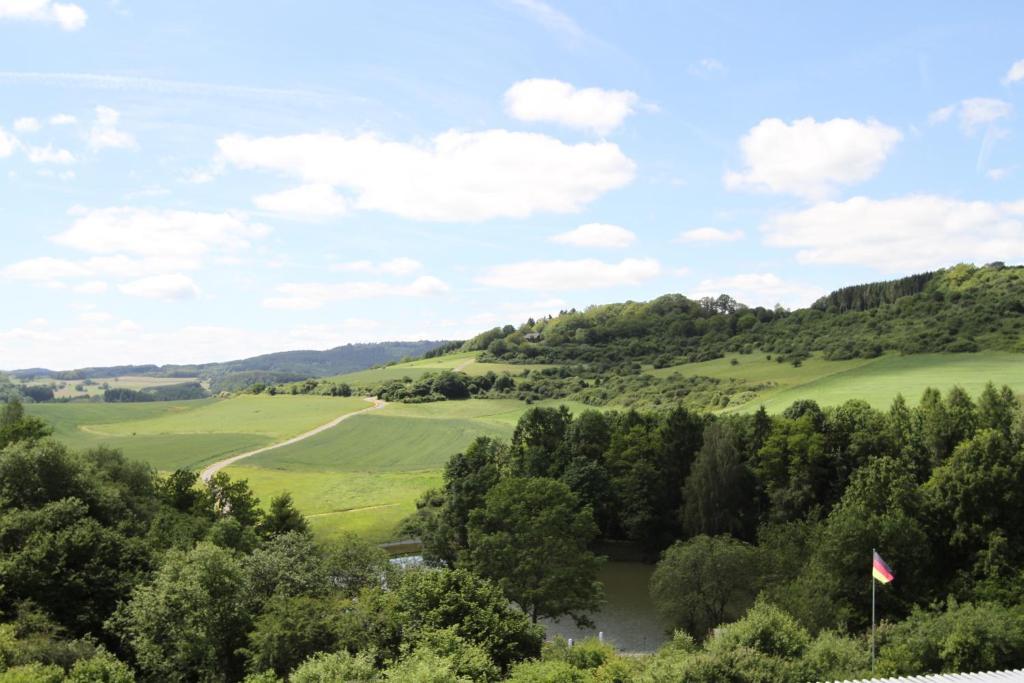 Seehotel Am Stausee 4 Sterne Superior Gerolstein Exterior photo