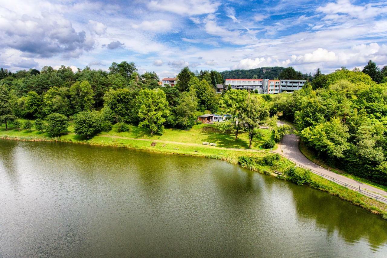 Seehotel Am Stausee 4 Sterne Superior Gerolstein Exterior photo