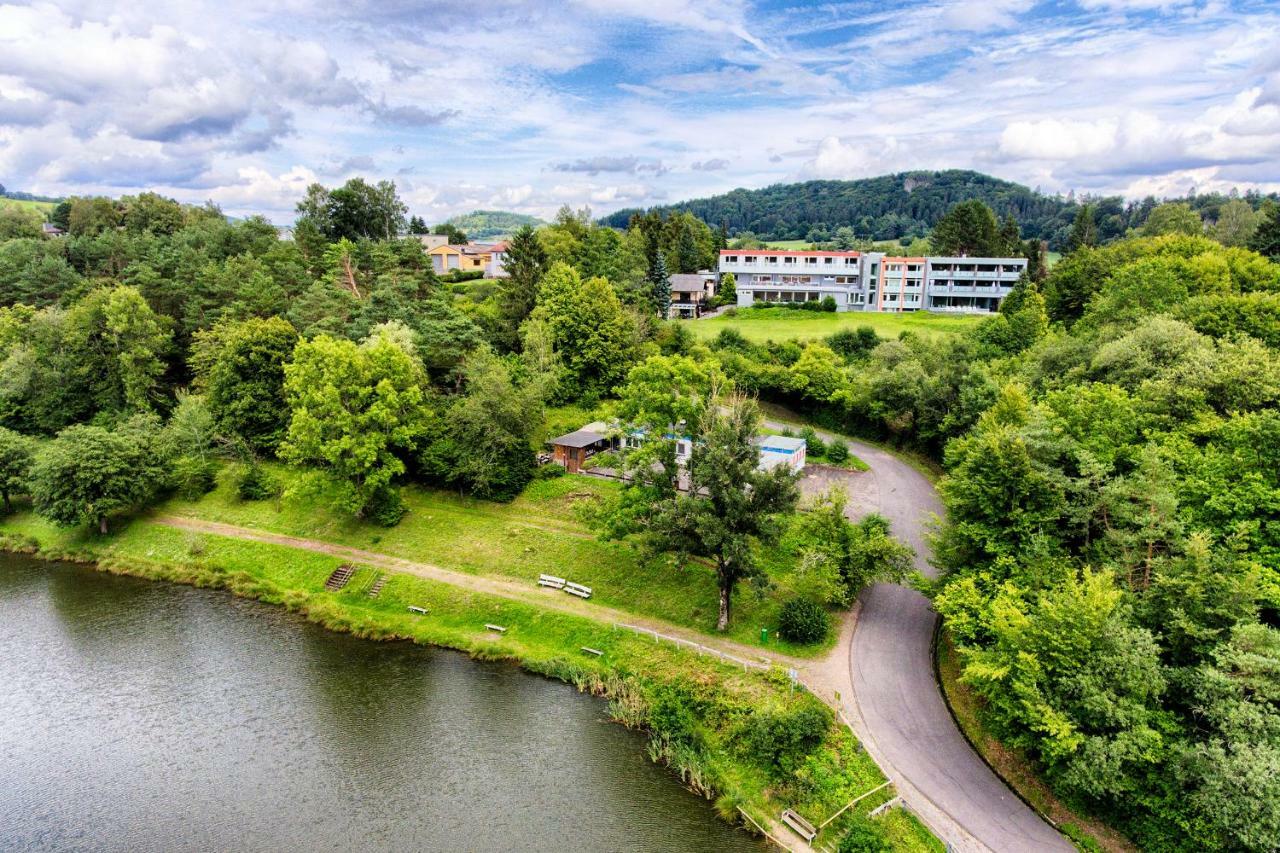 Seehotel Am Stausee 4 Sterne Superior Gerolstein Exterior photo