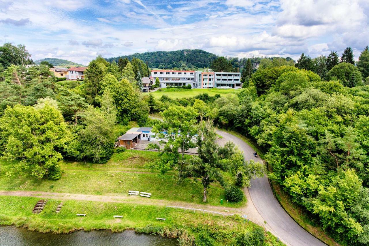 Seehotel Am Stausee 4 Sterne Superior Gerolstein Exterior photo